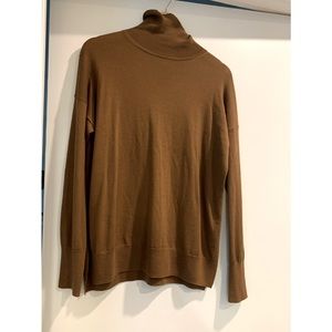 Babaton turtleneck sweater with side slits - size S